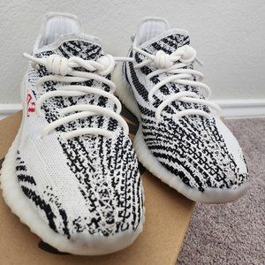 Size 7 - adidas Yeezy Boost 350 V2 Low Zebra 2022